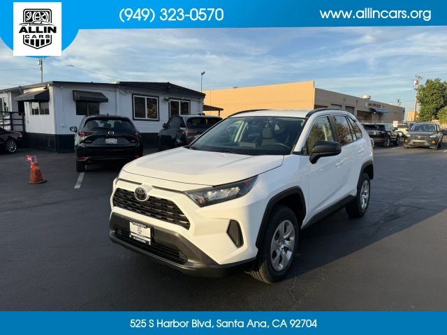 2019 Toyota RAV4 LE FWD photo