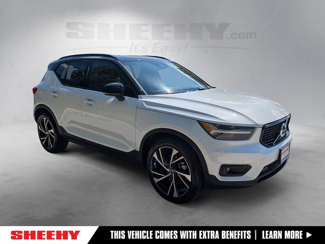 2020 Volvo XC40 R-Design AWD photo