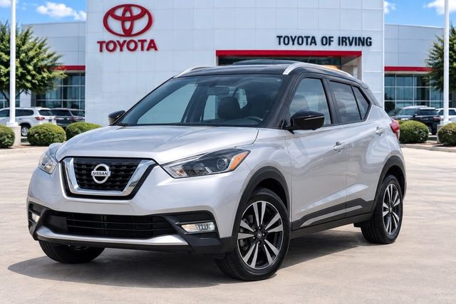 2019 Nissan Kicks SR FWD photo