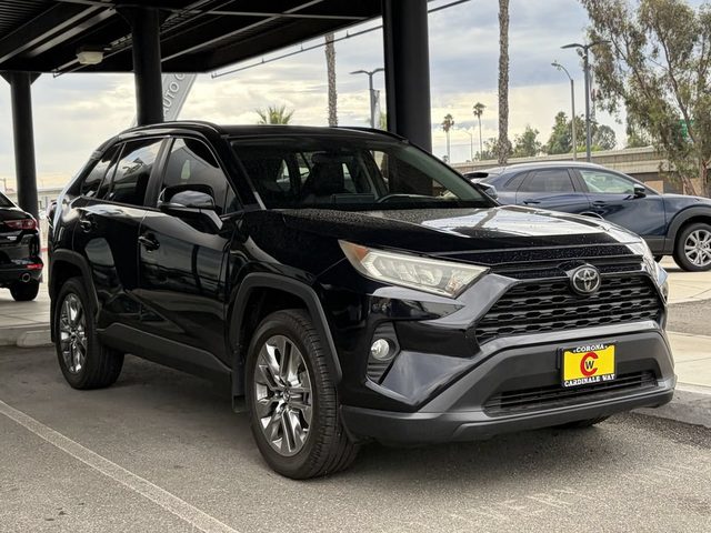 2019 Toyota RAV4 XLE Premium FWD photo