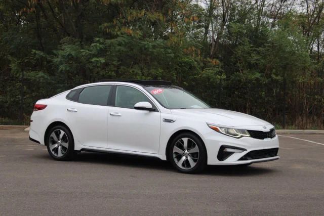 2019 Kia Optima S FWD photo