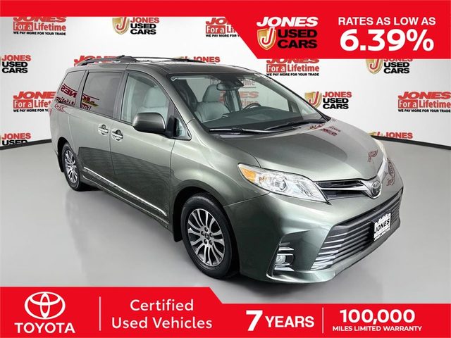 2020 Toyota Sienna XLE Auto Access Seat FWD photo