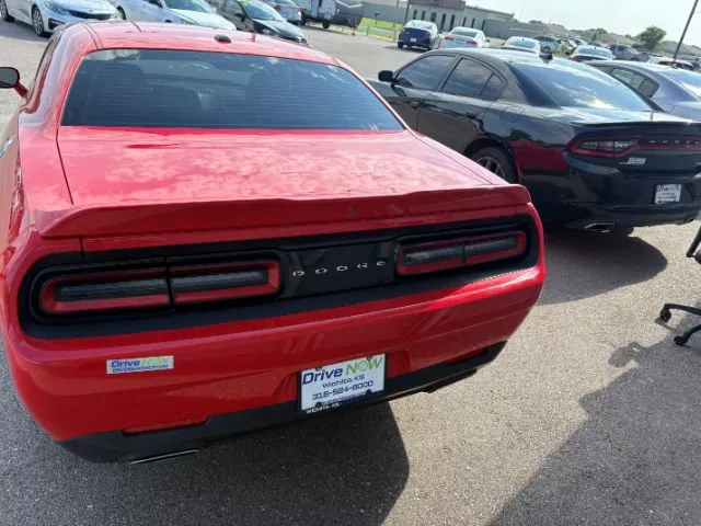 2018 Dodge Challenger SXT RWD photo