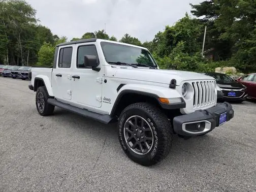 2020 Jeep Gladiator Overland 4WD photo