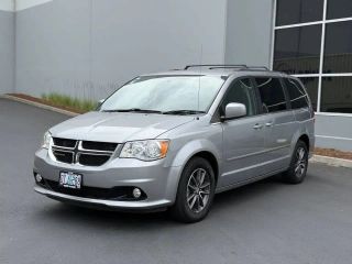 2017 Dodge Grand Caravan SXT FWD photo