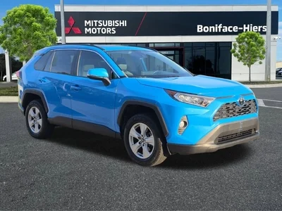 2019 Toyota RAV4 XLE FWD photo