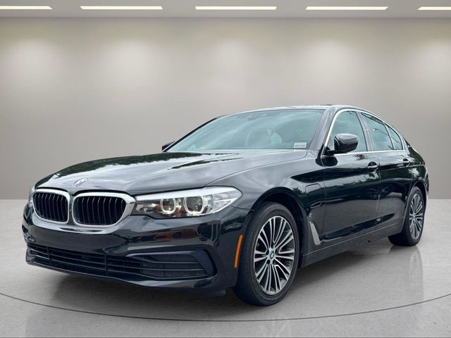 2019 BMW 5 Series 530e iPerformance RWD photo