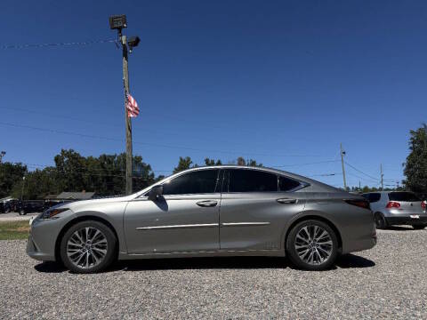2019 Lexus ES ES 300h FWD photo
