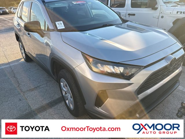 2019 Toyota RAV4 LE FWD photo