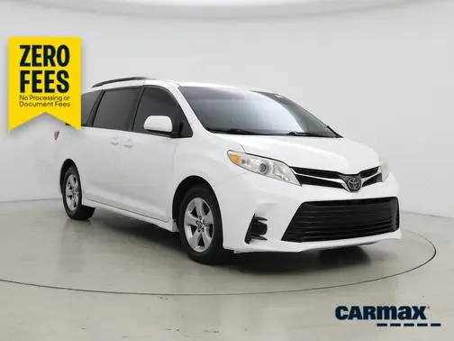 2019 Toyota Sienna LE FWD photo