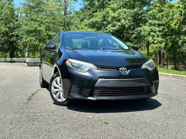 2015 Toyota Corolla LE FWD photo