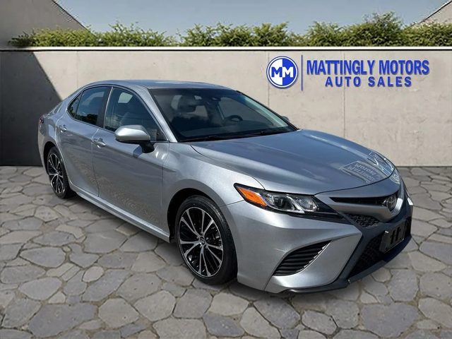 2019 Toyota Camry SE FWD photo