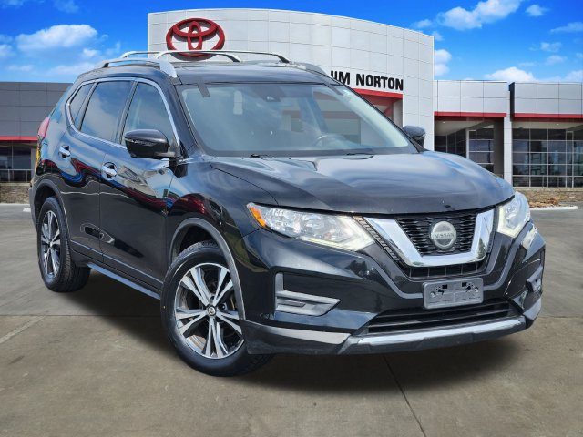 2019 Nissan Rogue SV FWD photo