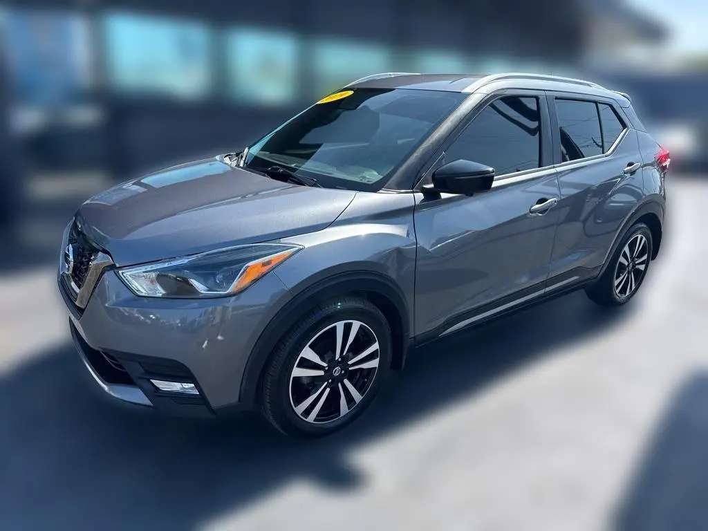 2019 Nissan Kicks SR FWD photo