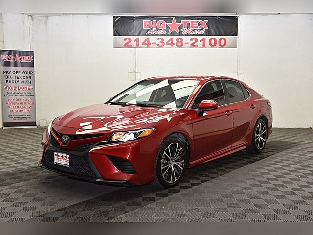 2019 Toyota Camry SE FWD photo