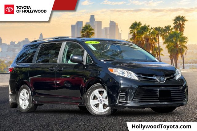 2020 Toyota Sienna LE FWD photo