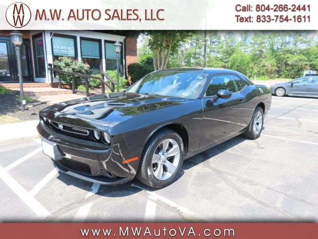 2019 Dodge Challenger SXT RWD photo