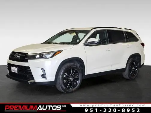 2019 Toyota Highlander SE FWD photo