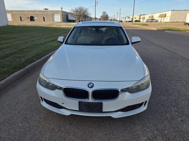 2015 BMW 3 Series 320i RWD photo