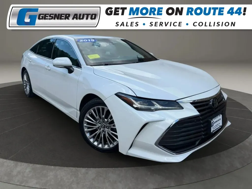 2019 Toyota Avalon Limited FWD photo