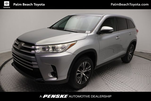 2019 Toyota Highlander LE FWD photo