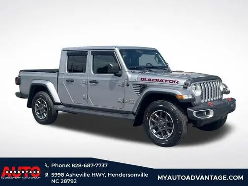2020 Jeep Gladiator Overland 4WD photo
