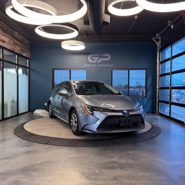 2020 Toyota Corolla Hybrid LE FWD photo