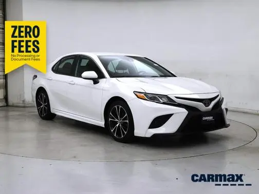 2019 Toyota Camry SE FWD photo