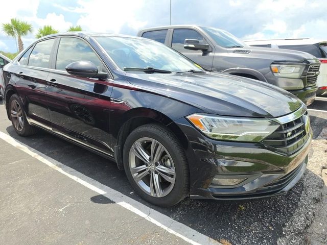 2019 Volkswagen Jetta R-Line FWD photo