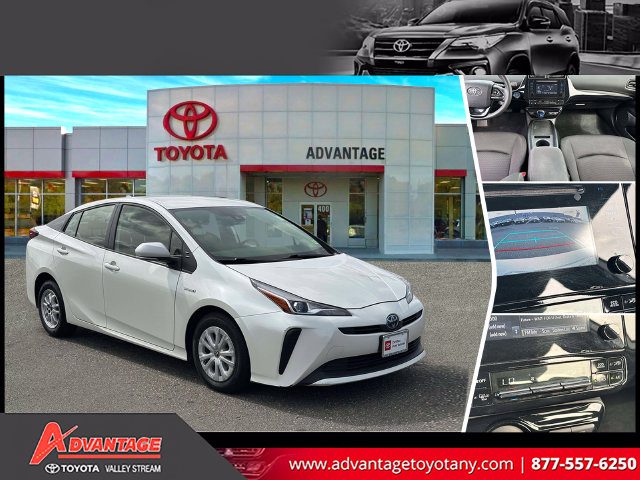 2019 Toyota Prius L Eco FWD photo