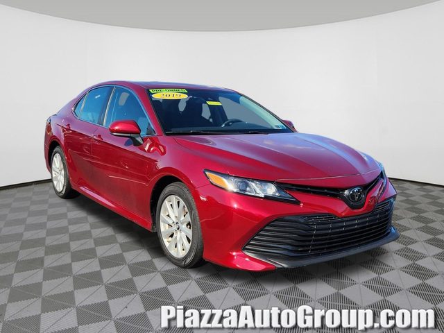 2019 Toyota Camry LE FWD photo