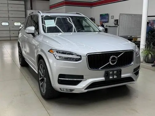 2019 Volvo XC90 Momentum AWD photo