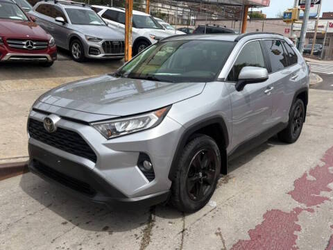 2019 Toyota RAV4 XLE AWD photo