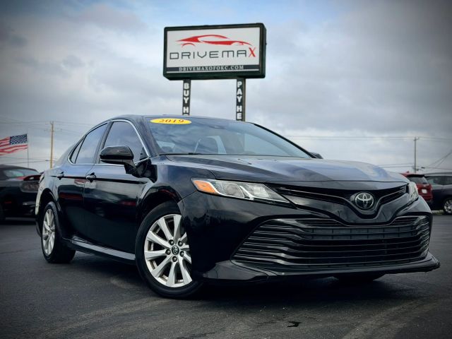 2019 Toyota Camry LE FWD photo