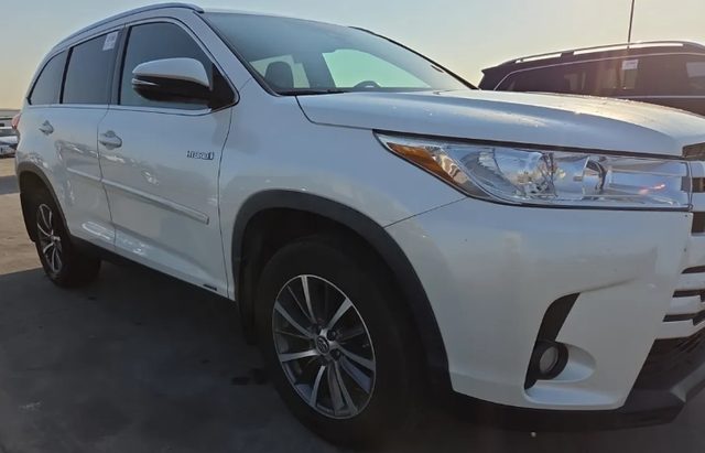 2019 Toyota Highlander Hybrid XLE AWD photo