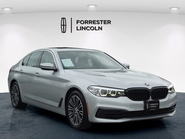 2019 BMW 5 Series 540i RWD photo