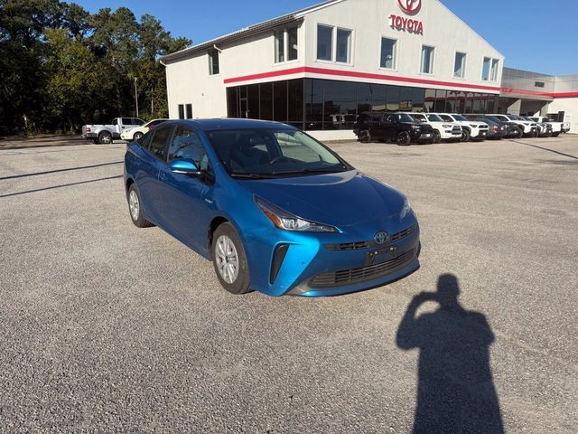 2019 Toyota Prius LE FWD photo