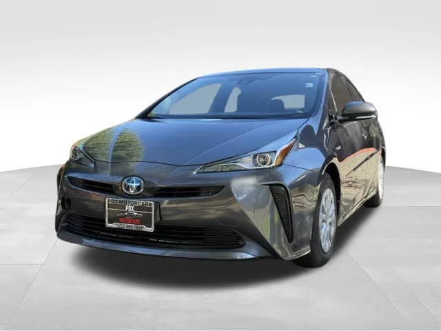 2019 Toyota Prius LE FWD photo