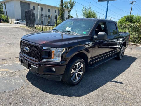 2019 Ford F-150 XL 4WD photo