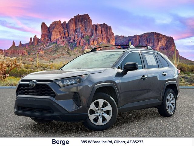 2019 Toyota RAV4 LE AWD photo