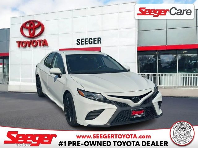 2019 Toyota Camry SE FWD photo