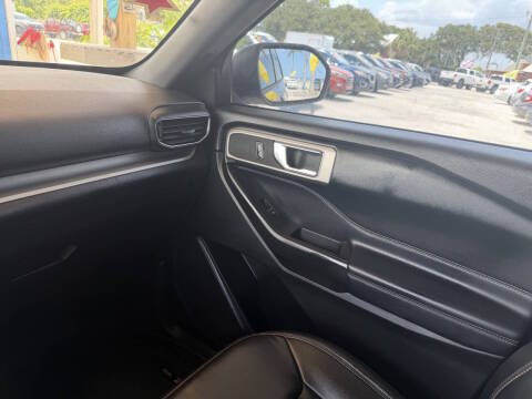 2020 Ford Explorer XLT RWD photo