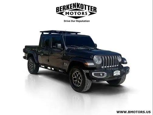 2020 Jeep Gladiator Overland 4WD photo