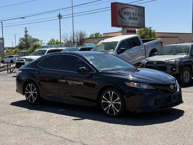 2019 Toyota Camry SE FWD photo