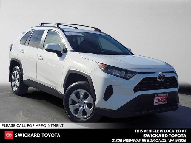 2019 Toyota RAV4 LE FWD photo