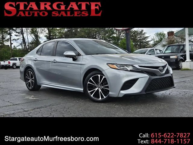 2018 Toyota Camry SE FWD photo