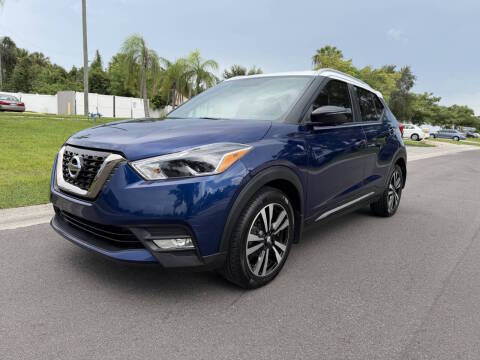 2019 Nissan Kicks SR FWD photo
