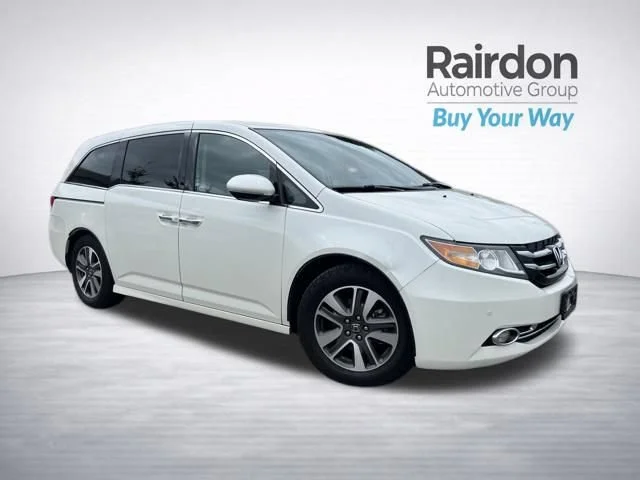2016 Honda Odyssey Touring FWD photo