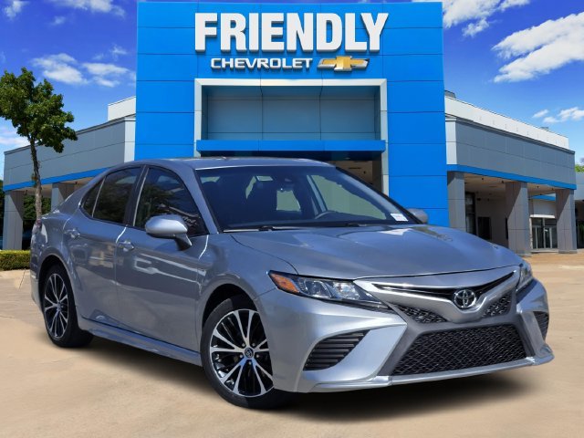 2019 Toyota Camry SE FWD photo