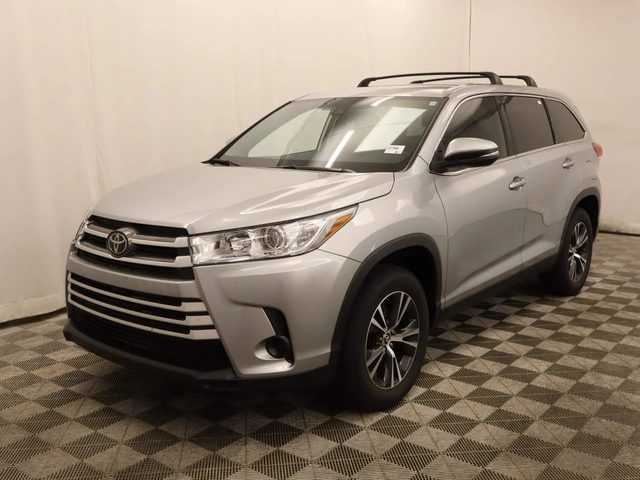 2019 Toyota Highlander LE FWD photo
